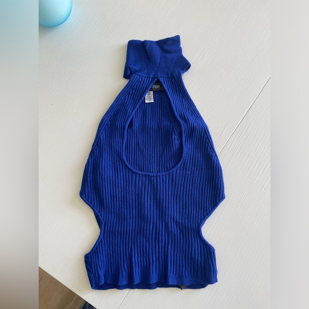 urban outfitters cut out low cut crop top